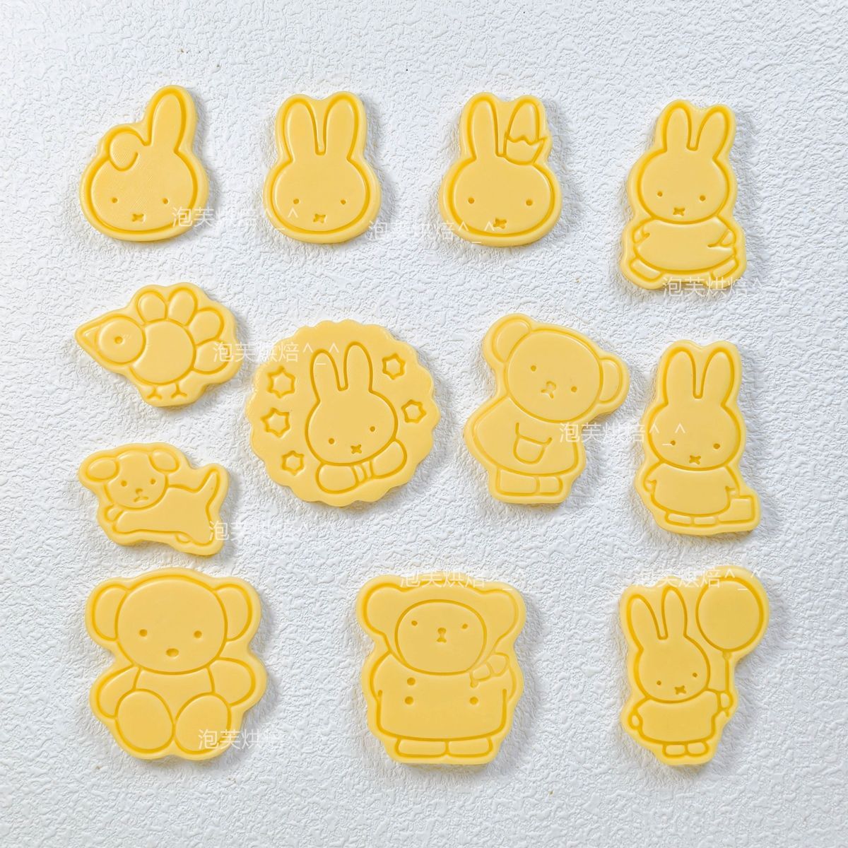 Kitchen Gadgets Oxo - かわいい 3D プレスクッキー型 ミッフィー柄付き 再利用可能なベーキングツール 子供