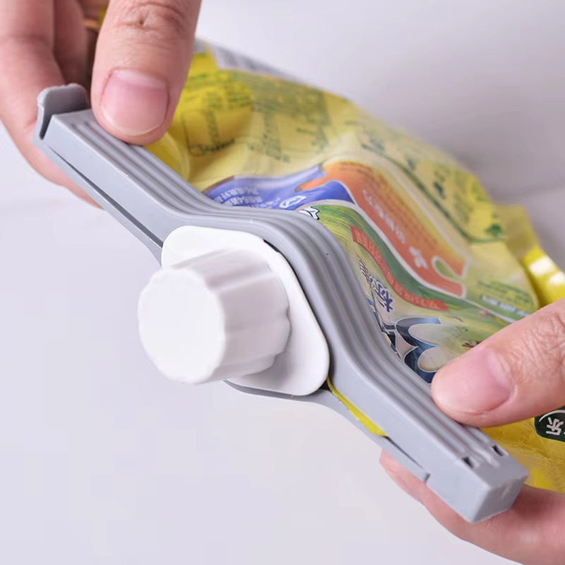 キッチンシーリングクリップ スパイラル蓋 塩 レジャー食品保 - Kitchen Gadgets Oxo のレビューと価格